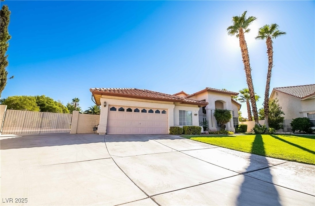 1400 Castle Crest Drive - Photo 1