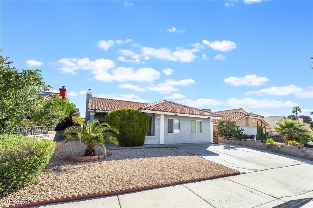 7076 Gunslinger Street - Photo 2