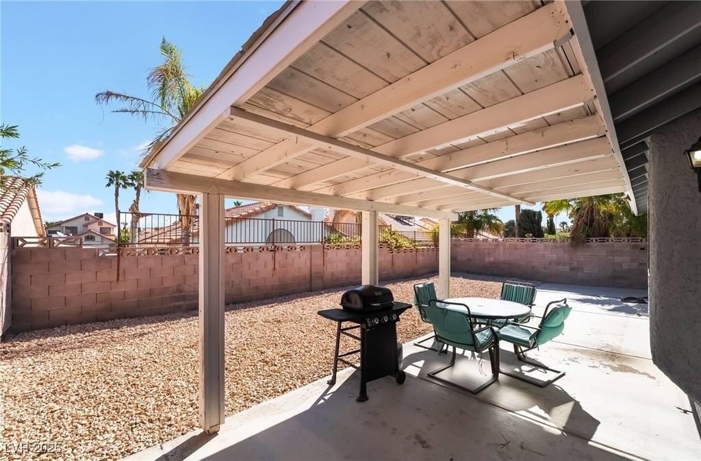 7076 Gunslinger Street - Photo 28