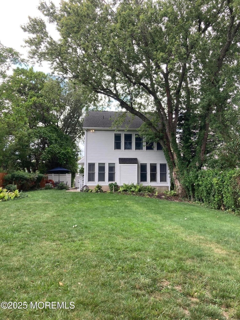 552 Prospect Avenue - Photo 15