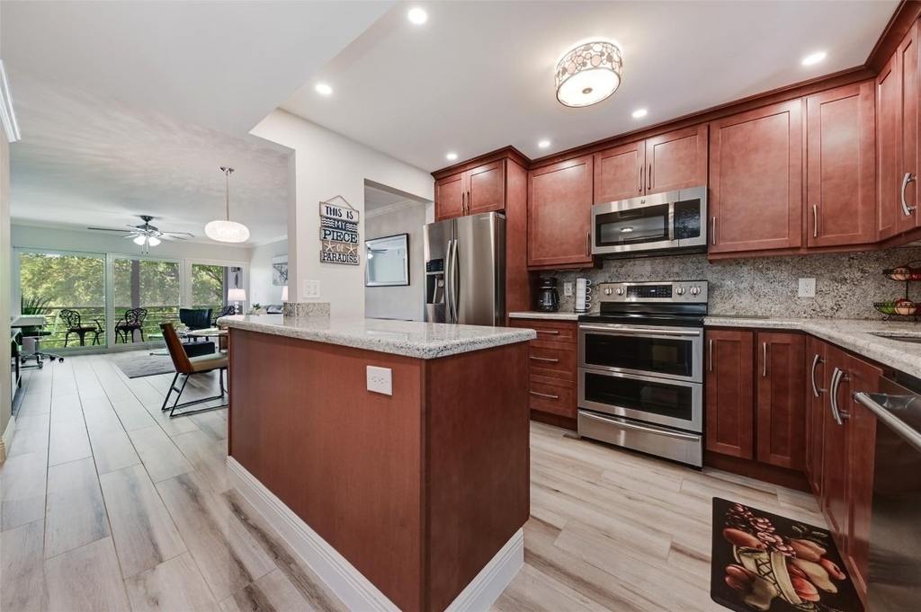 773 Jeffery Street - Photo 3