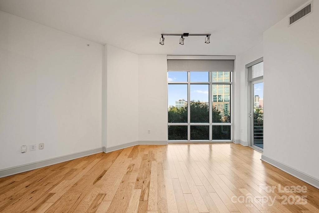 125 W Tremont Avenue - Photo 43