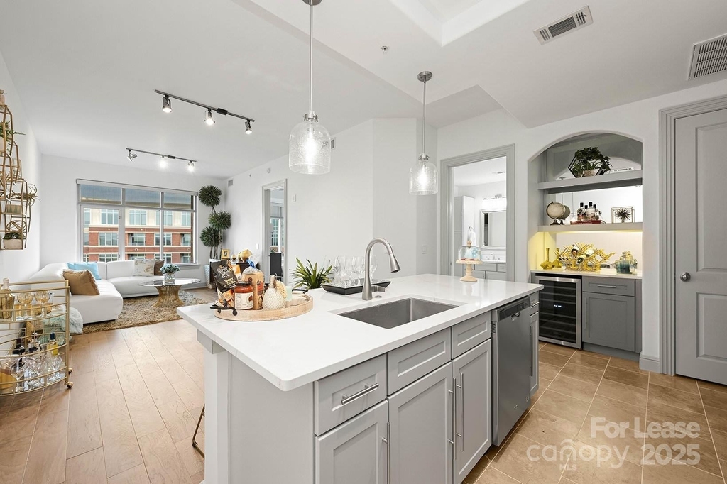 125 W Tremont Avenue - Photo 42