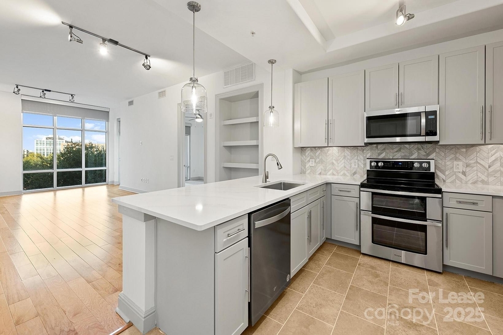 125 W Tremont Avenue - Photo 40