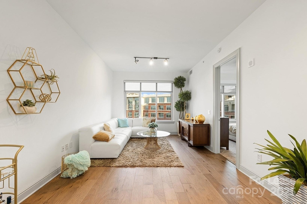 125 W Tremont Avenue - Photo 28
