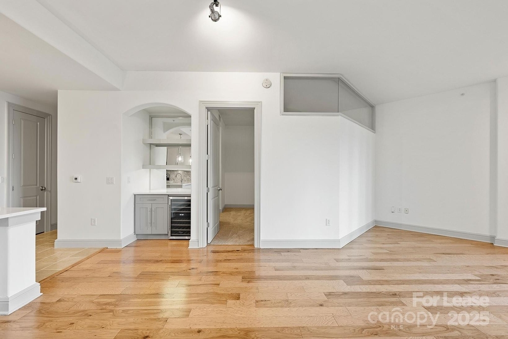 125 W Tremont Avenue - Photo 34