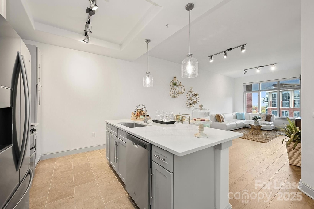 125 W Tremont Avenue - Photo 29