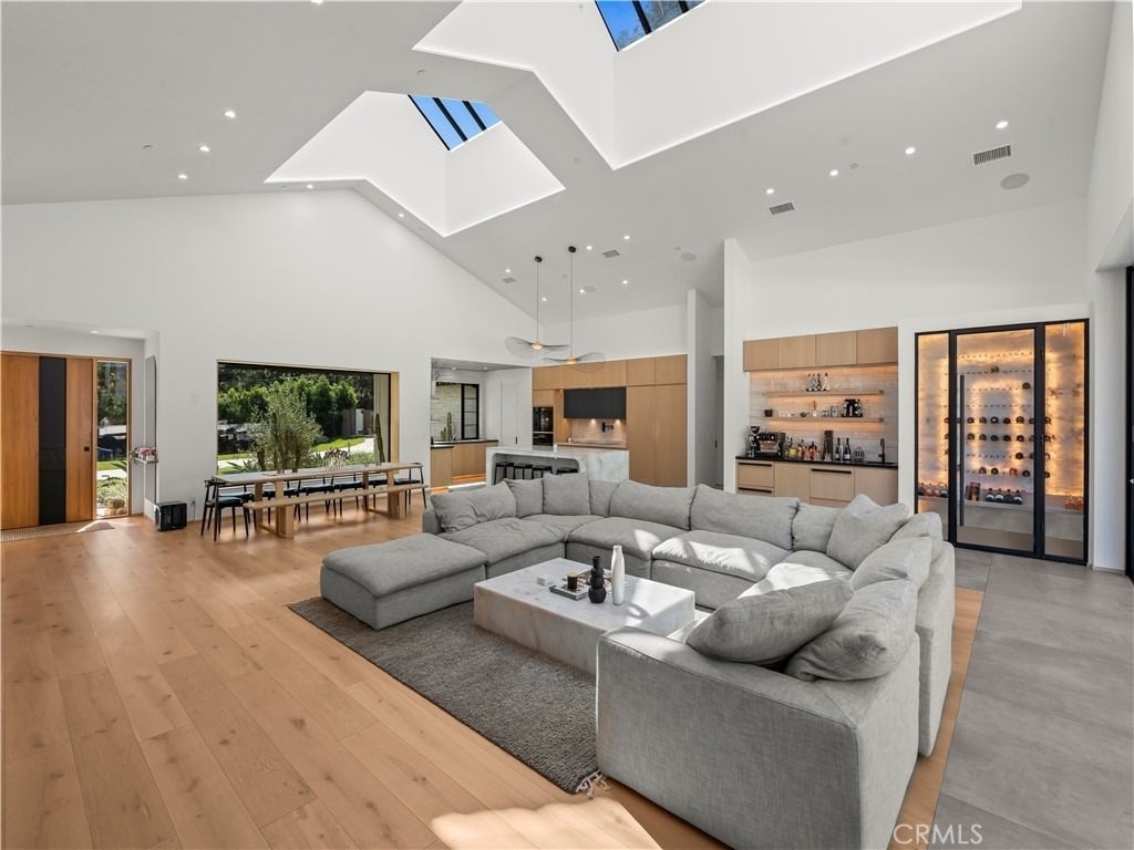 4874 Sun Valley Rd. - Photo 6