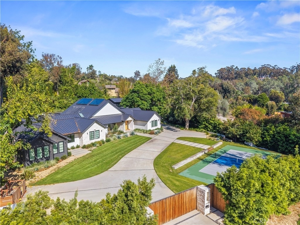 4874 Sun Valley Rd. - Photo 0