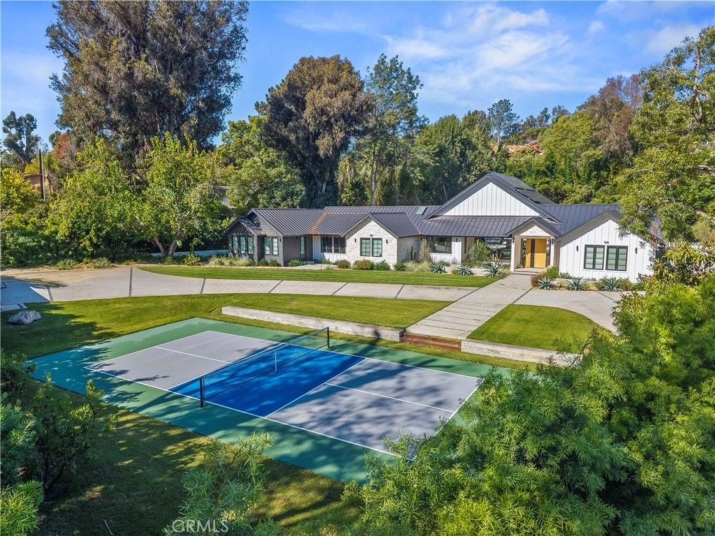 4874 Sun Valley Rd. - Photo 1