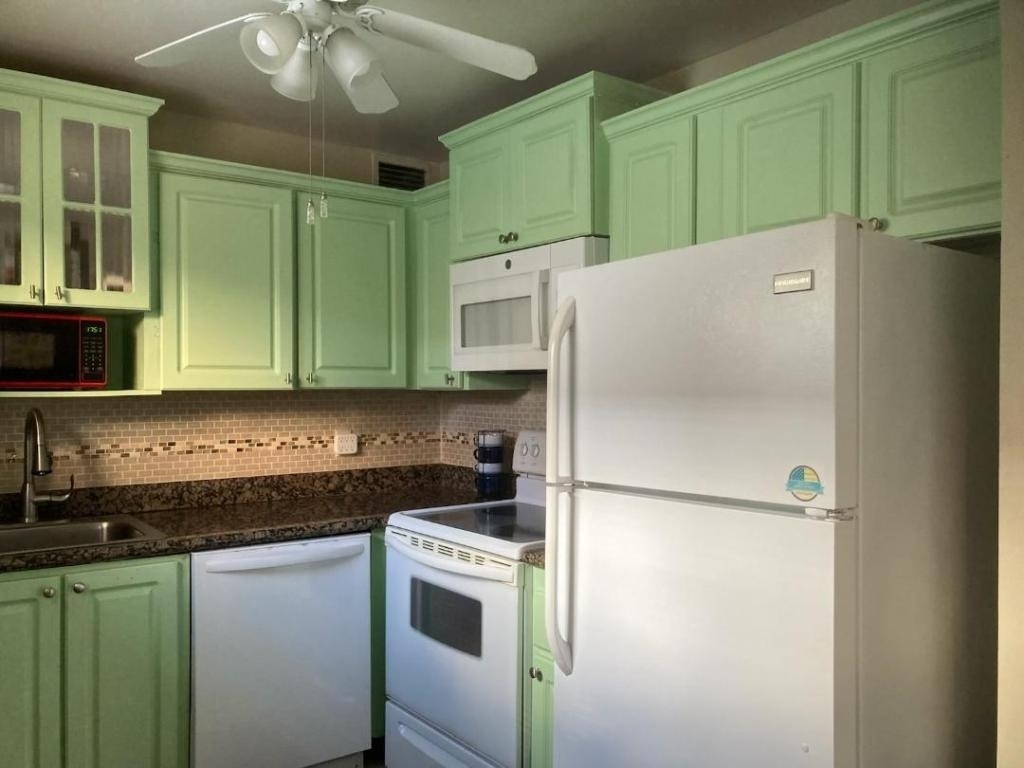 445 Saxony Way - Photo 2