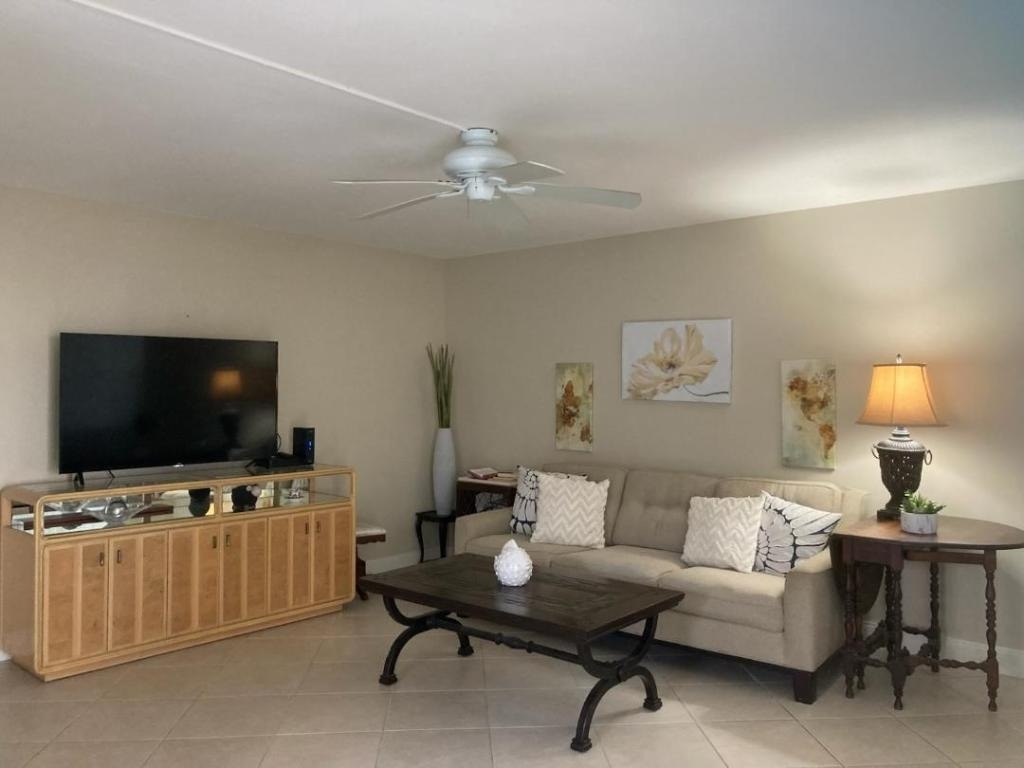 445 Saxony Way - Photo 1