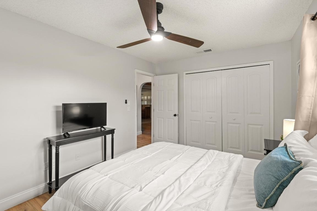 762 Se River Lane - Photo 18