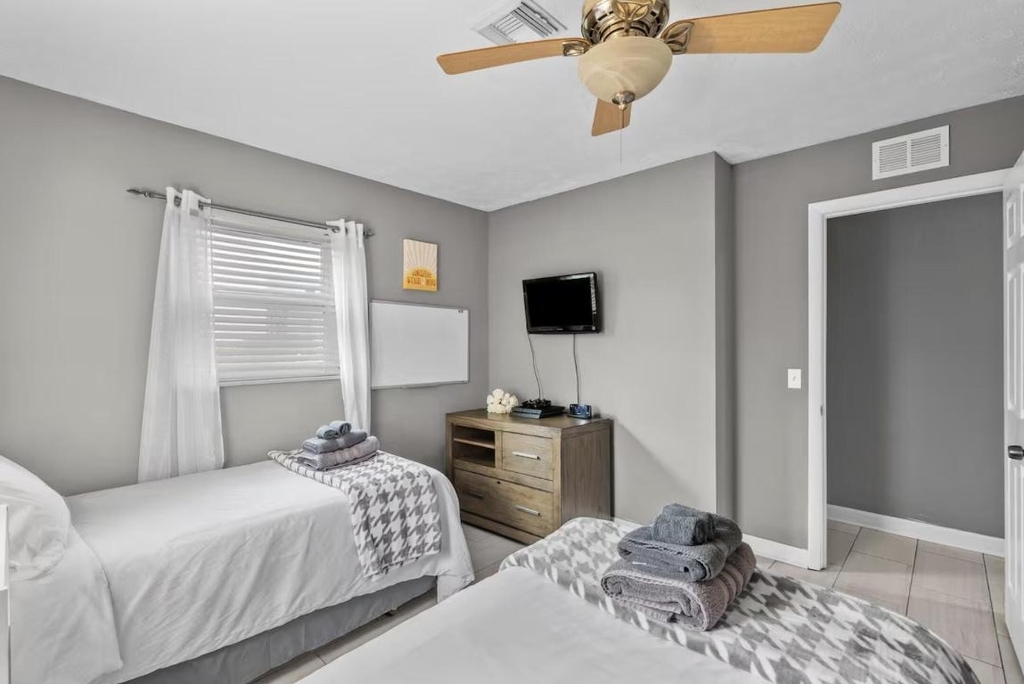 730 Se White Avenue - Photo 6