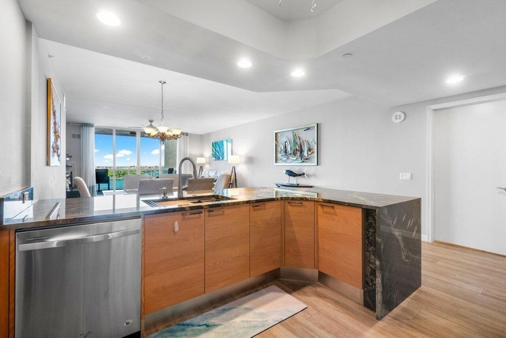 2640 Lake Shore Drive - Photo 19