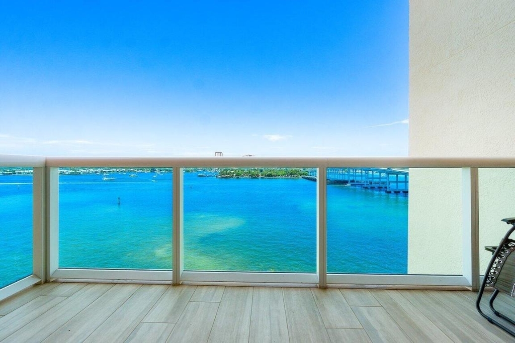 2640 Lake Shore Drive - Photo 3