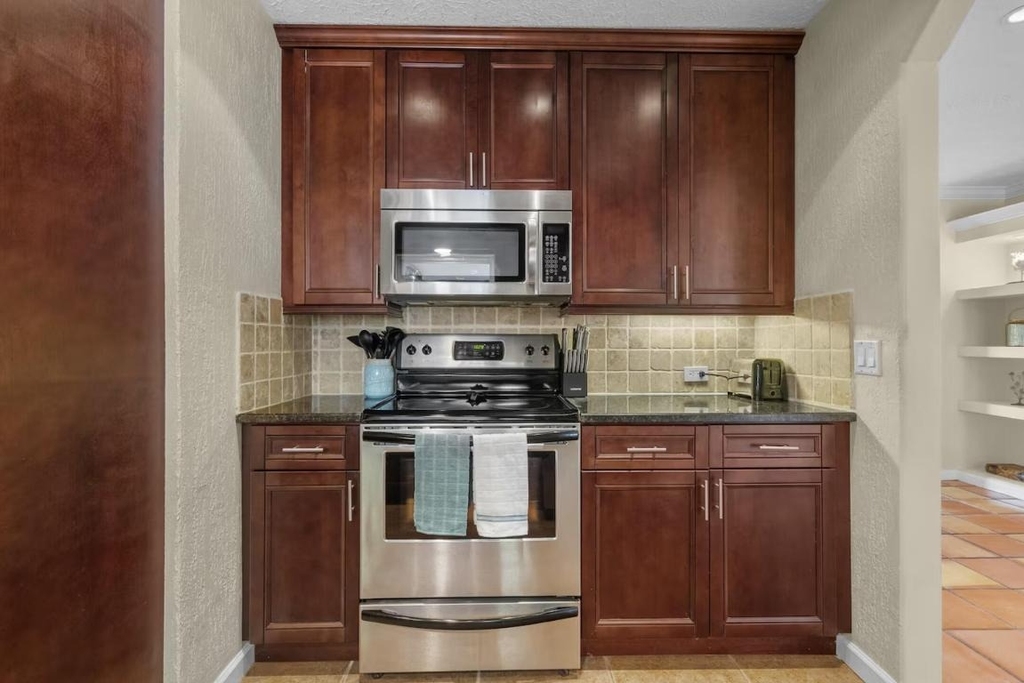 991 Se Walters Terrace - Photo 6