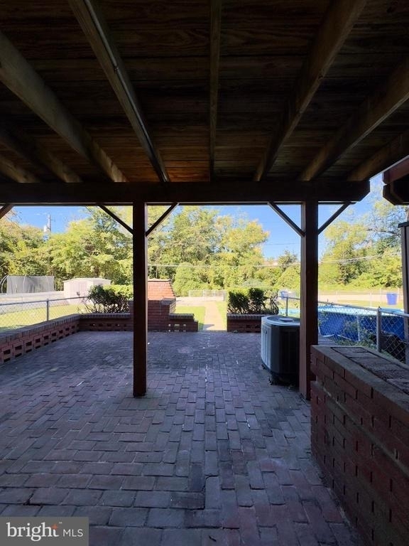 1011 Linden Avenue - Photo 15