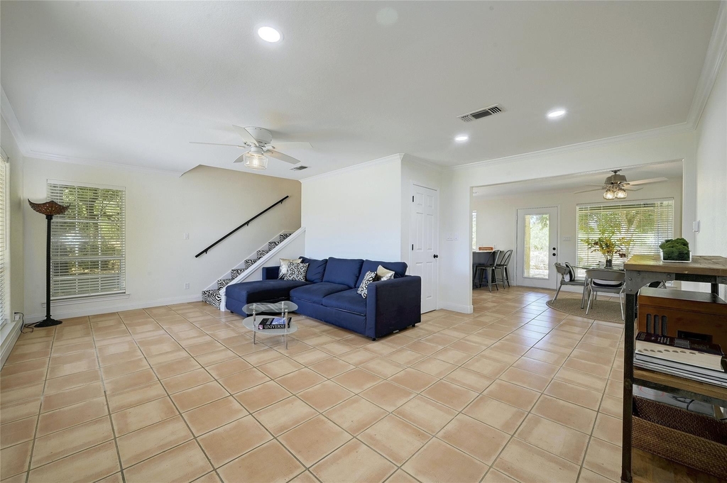 410 Hi Circle West - Photo 2