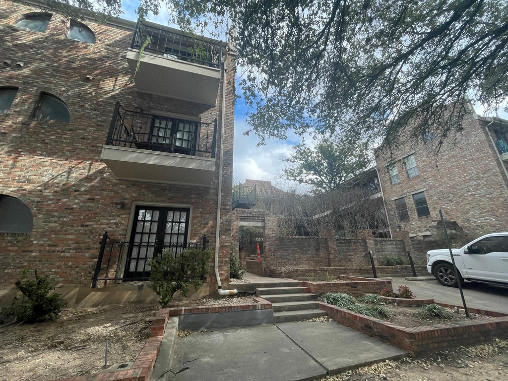2801 Rio Grande St - Photo 0
