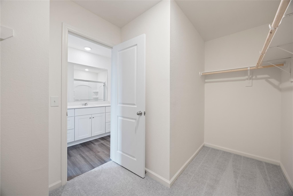 8807 Vacek Crossing Way - Photo 4