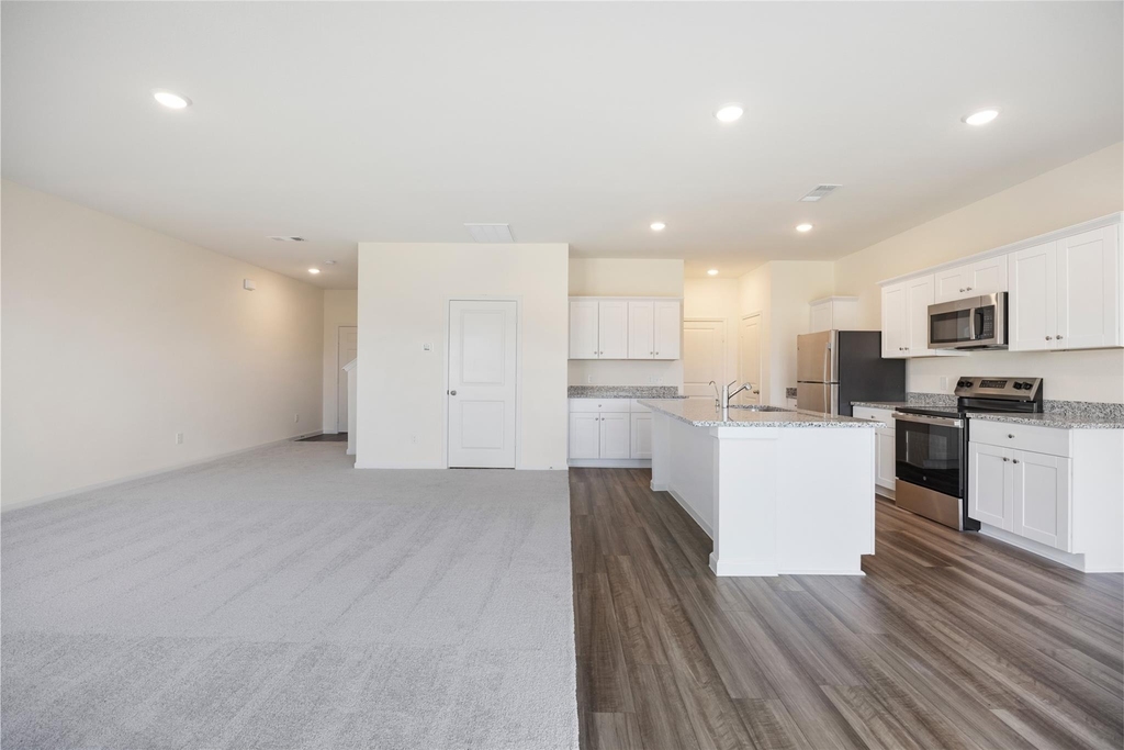 8807 Vacek Crossing Way - Photo 5