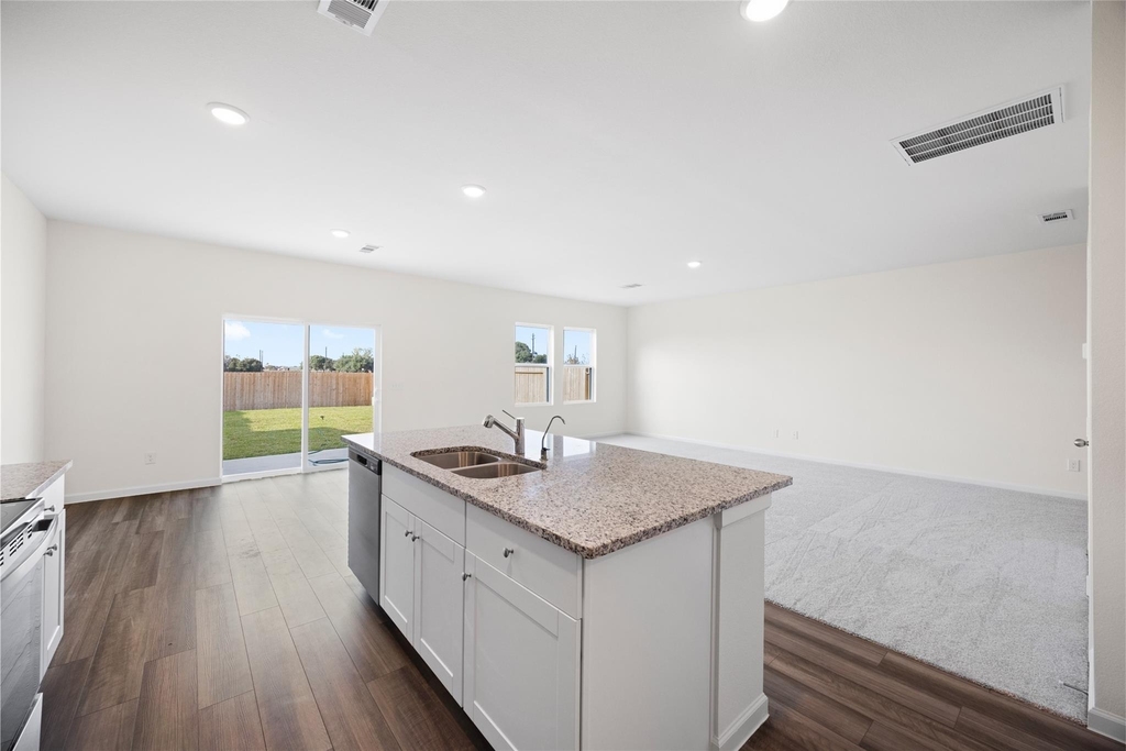 8807 Vacek Crossing Way - Photo 25
