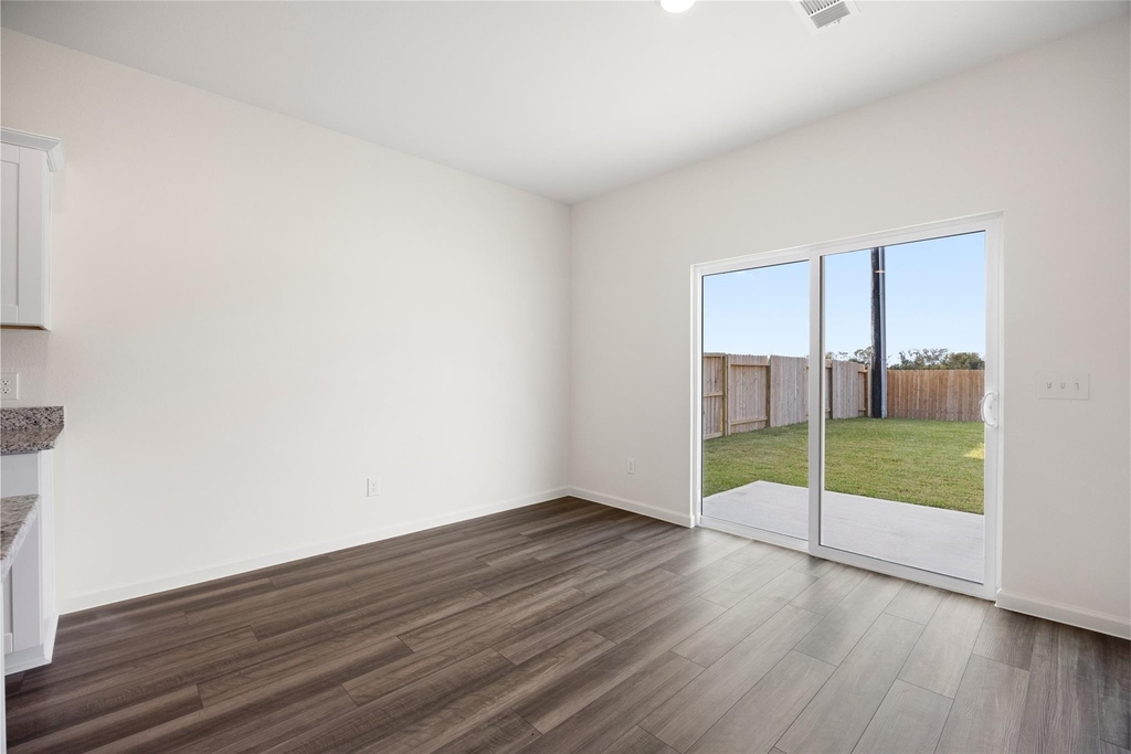 8807 Vacek Crossing Way - Photo 29