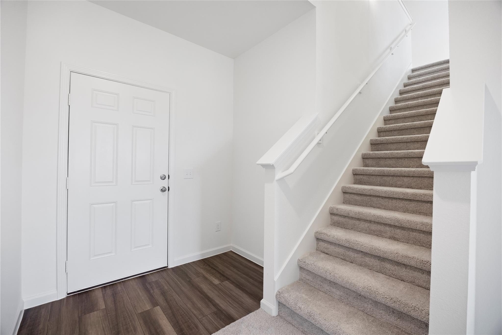 8807 Vacek Crossing Way - Photo 14