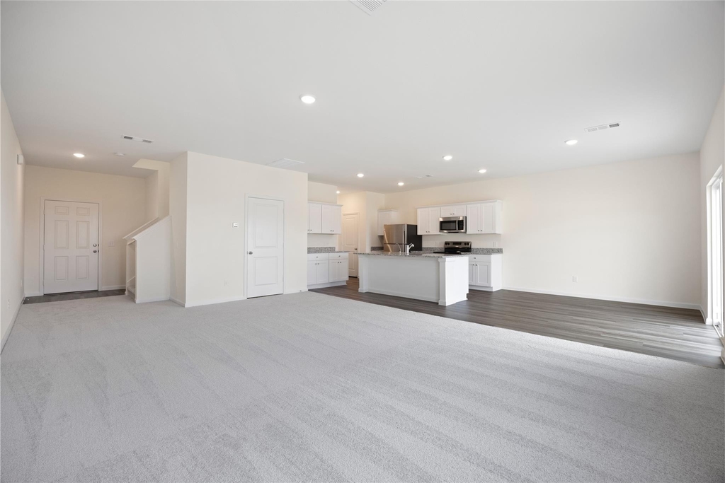 8807 Vacek Crossing Way - Photo 9