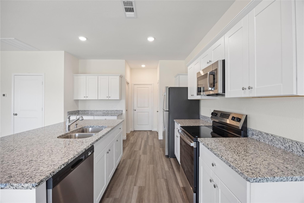 8807 Vacek Crossing Way - Photo 24