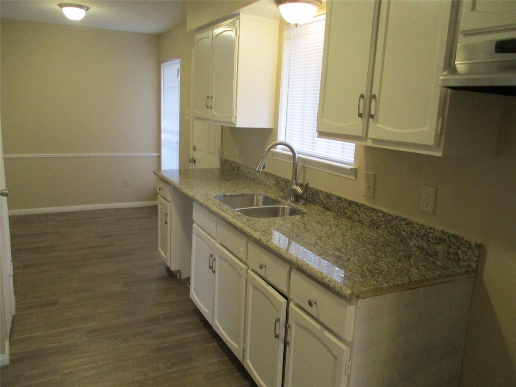 5506 Deep Forest Drive - Photo 7