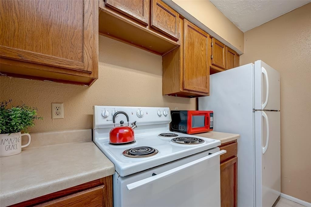 10555 Turtlewood Court - Photo 13