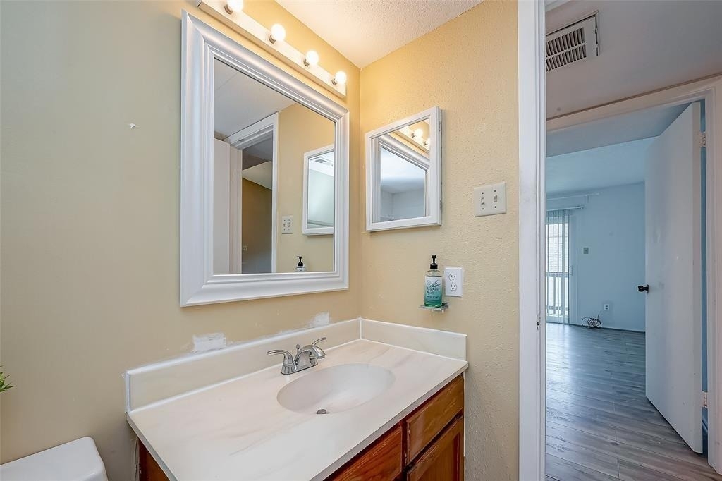 10555 Turtlewood Court - Photo 24