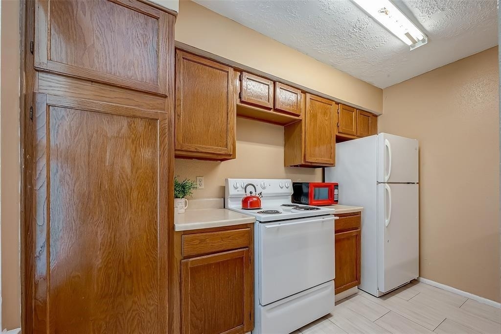 10555 Turtlewood Court - Photo 12