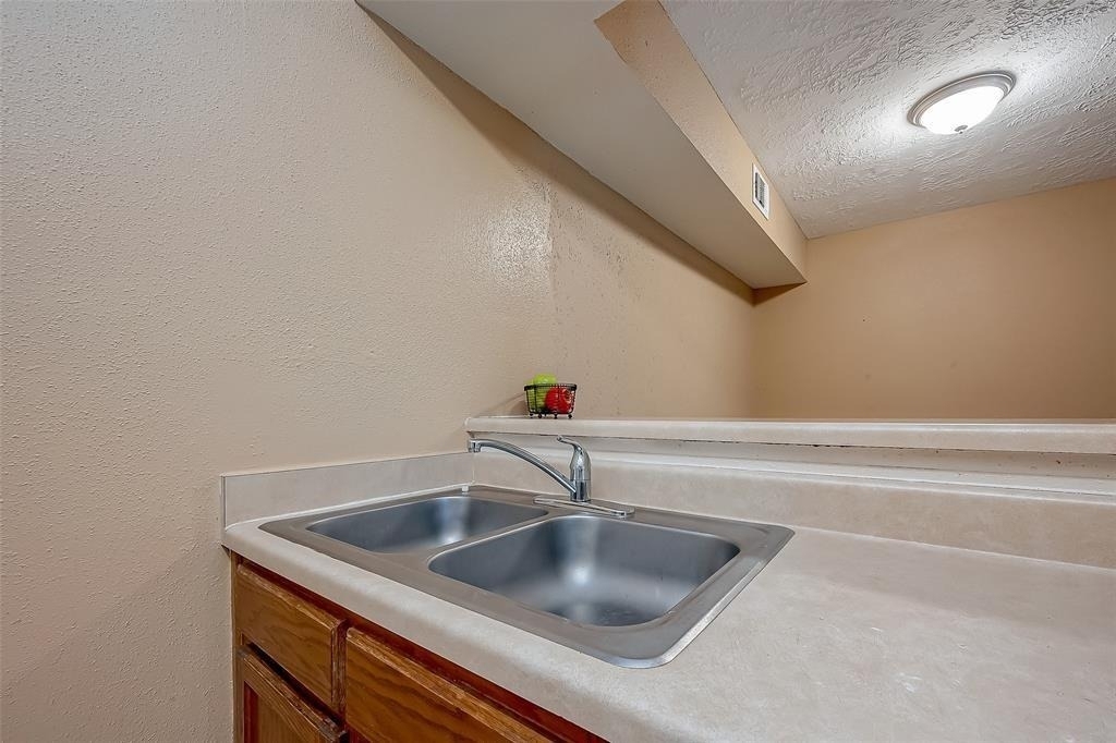10555 Turtlewood Court - Photo 15