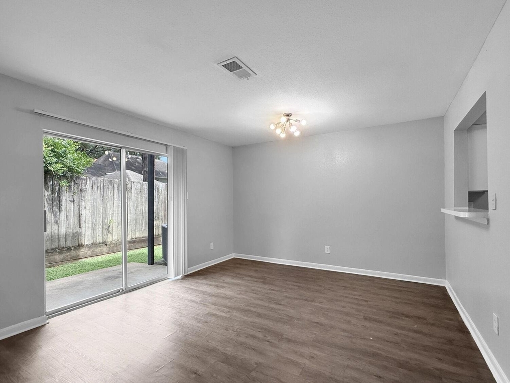 874 Yorkchester Dr - Photo 8