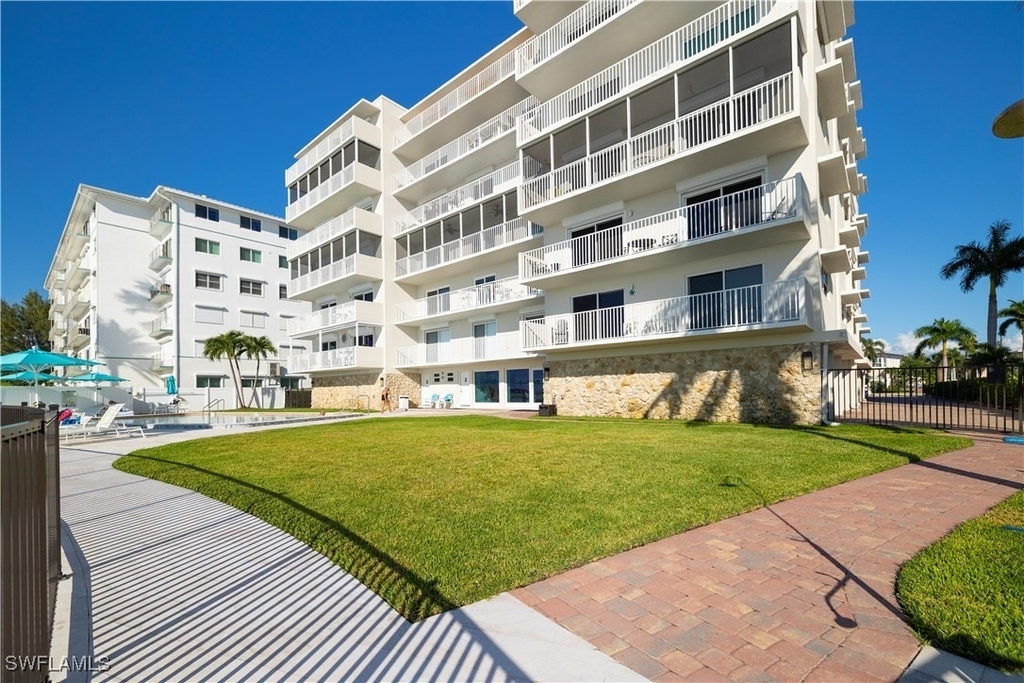 1977 Gulf Shore Boulevard N - Photo 19