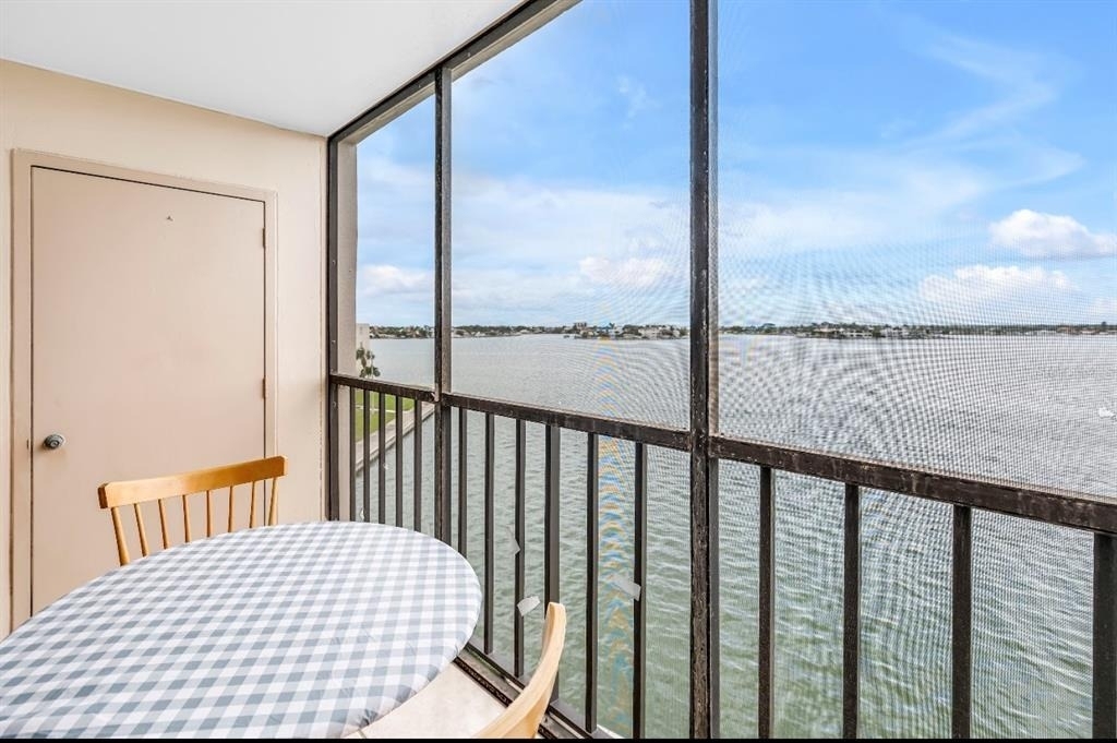 7700 Sun Island Drive S - Photo 10