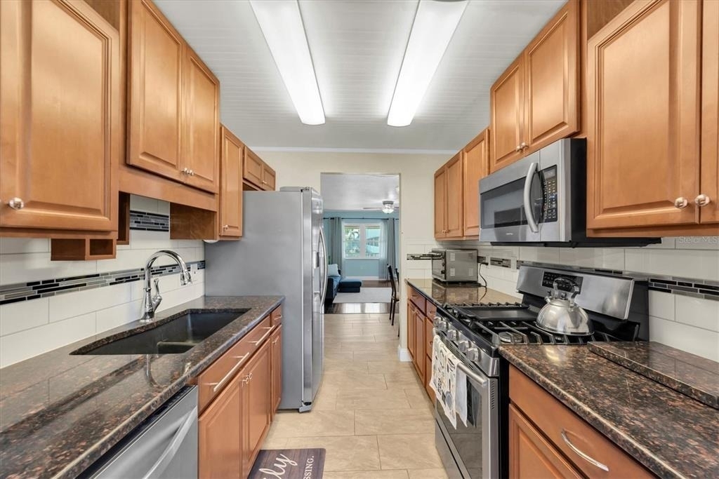 10032 65th Avenue N - Photo 8