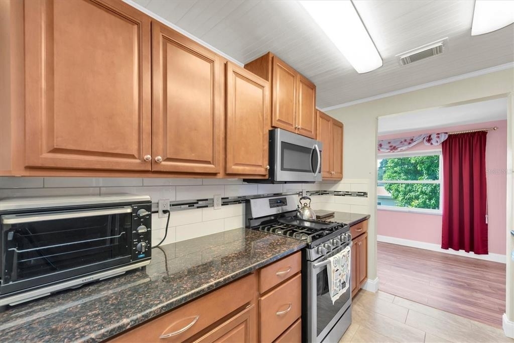 10032 65th Avenue N - Photo 7