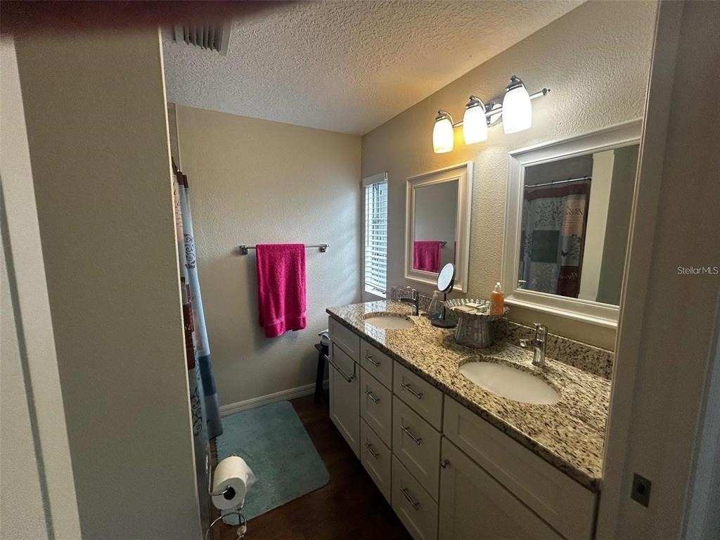 5742 Camelot Drive N - Photo 5