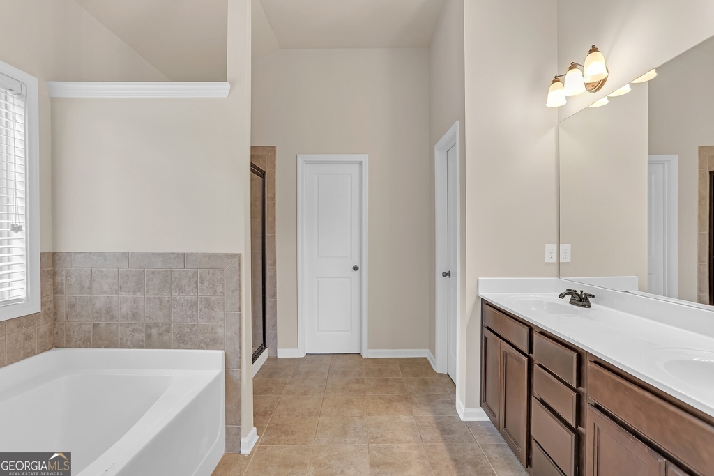 568 Garden View Court - Photo 28