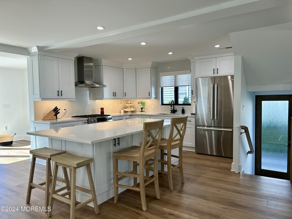 411 Sylvania Avenue - Photo 8