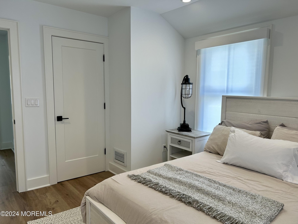 411 Sylvania Avenue - Photo 20