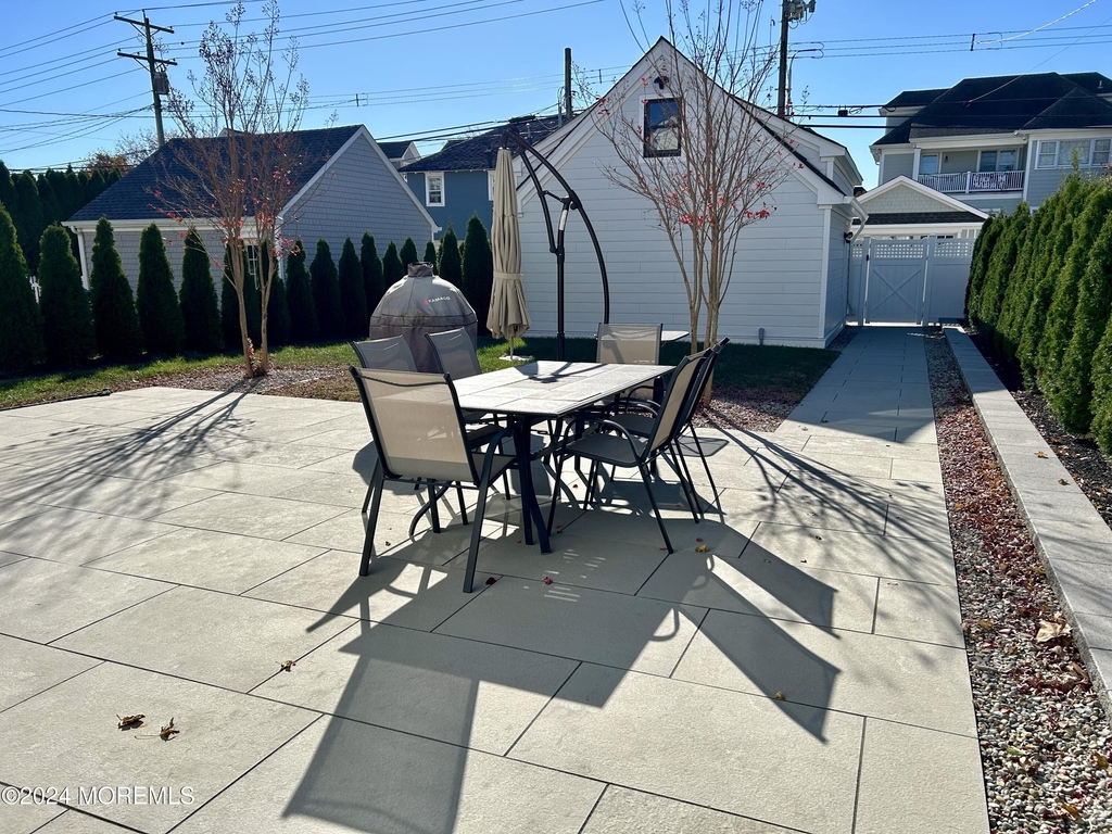 411 Sylvania Avenue - Photo 30