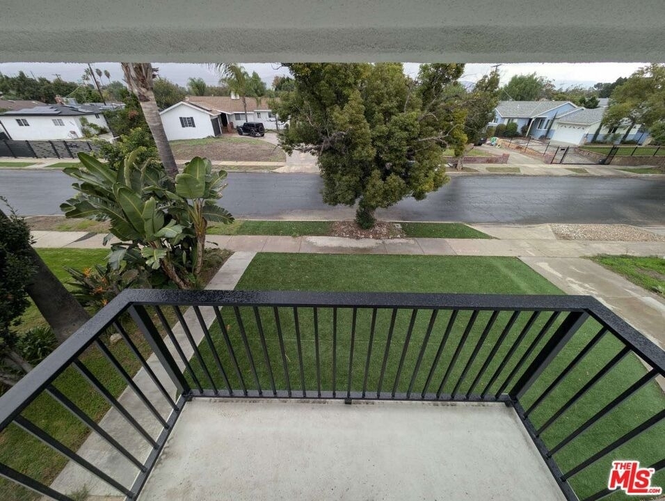 10623 Stanwin Avenue - Photo 16