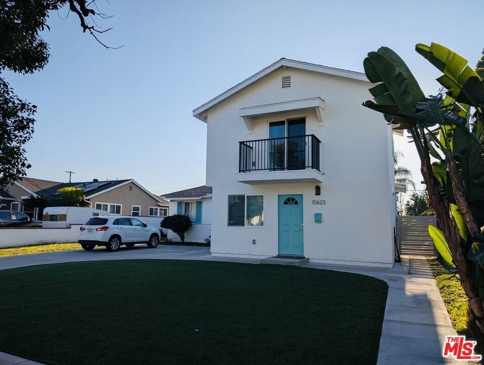 10623 Stanwin Avenue - Photo 2