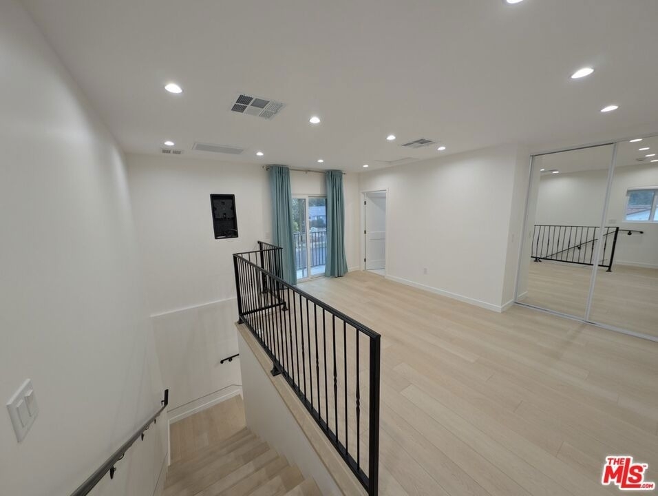 10623 Stanwin Avenue - Photo 11