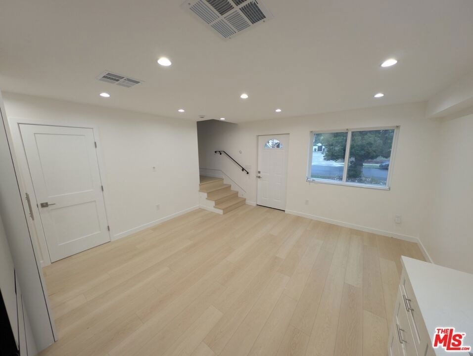 10623 Stanwin Avenue - Photo 6